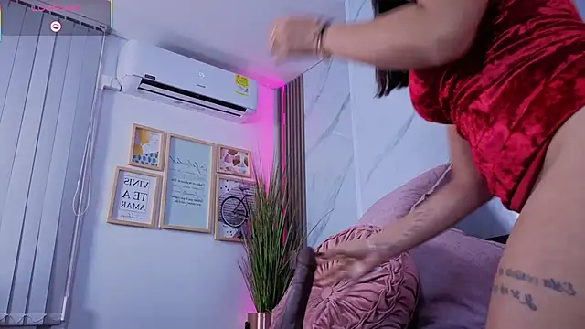 Chlooee   online show from February 26, 2026, 2:44 am