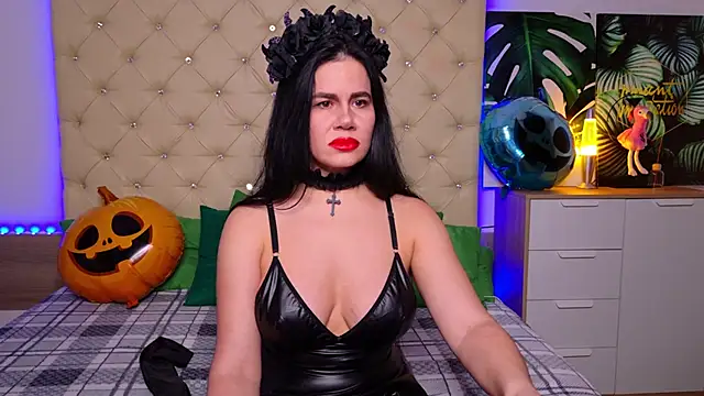 Snapshot of KattieSims chatting on October 29, 2025, 6:18 pm KattieSims online show from October 29, 2025, 6:18 pm