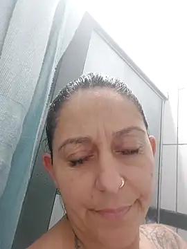 baixinhaloira online show from November 11, 2025, 2:28 am