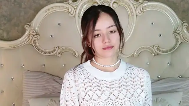 STELLA RICH online show from November 13, 2025, 11:25 am