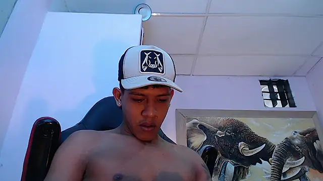 Snapshot of mr_stiven_ chatting on February 19, 2025, 6:22 am mr stiven  online show from February 19, 2025, 6:22 am