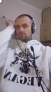 HappyZebra13 online show from November 17, 2025, 4:05 am