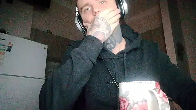 HappyZebra13 online show from February 28, 2025, 12:21 am