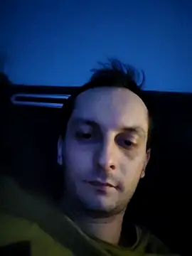 Snapshot of Kondzio chatting on December 29, 2024, 11:18 pm Kondzio online show from December 29, 2024, 11:18 pm