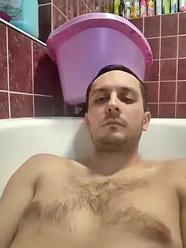 Snapshot of Kondzio chatting on December 15, 2024, 7:10 pm Kondzio online show from December 15, 2024, 7:10 pm