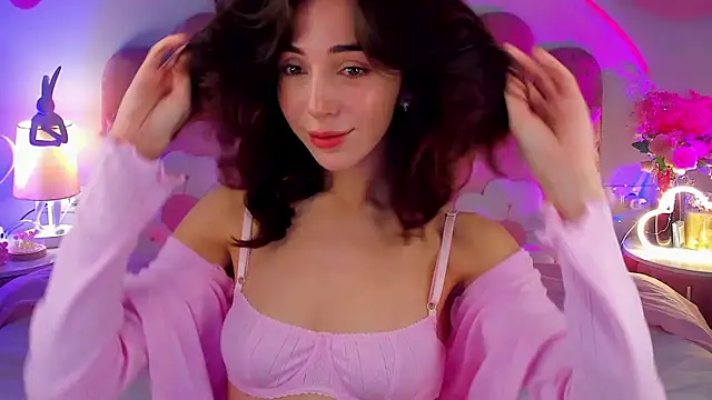 ElsaYoung online show from November 28, 2025, 8:31 pm