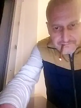 Husoban online show from December 15, 2025, 5:41 pm