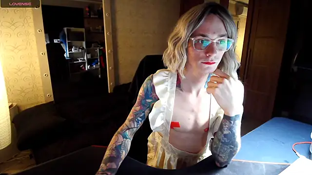 Snapshot of Julia_dolls chatting on November 6, 2025, 6:12 pm Julia dolls online show from November 6, 2025, 6:12 pm