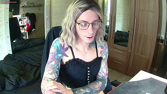 Snapshot of Julia_dolls chatting on February 28, 2025, 12:09 pm Julia dolls online show from February 28, 2025, 12:09 pm