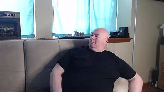 harley99574 online show from April 17, 2026, 1:36 pm