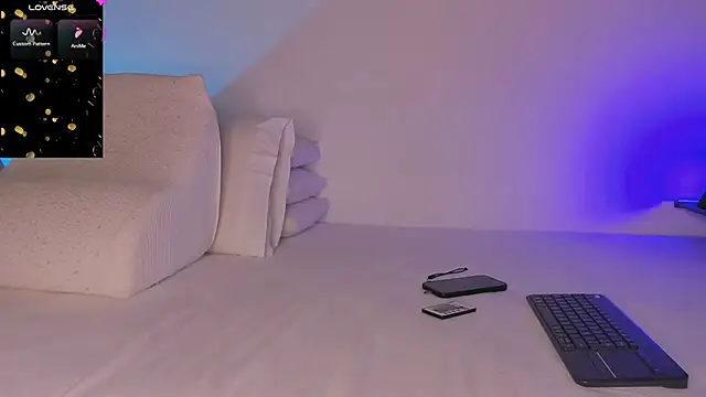 DannaHott17 online show from February 10, 2025, 1:01 pm