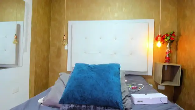 Milaspetite online show from April 11, 2026, 9:18 pm