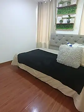 sasi luna online show from April 13, 2026, 1:26 pm