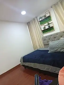 sasi luna online show from April 15, 2026, 1:26 pm