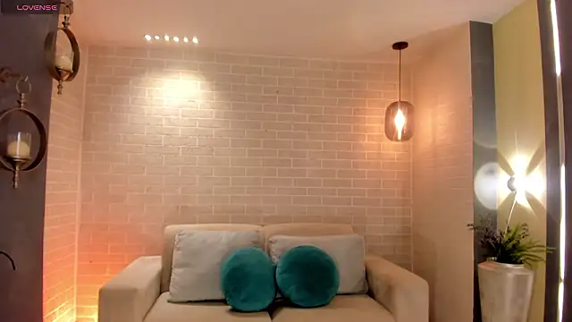 MiaFarrell  online show from March 28, 2026, 11:11 am