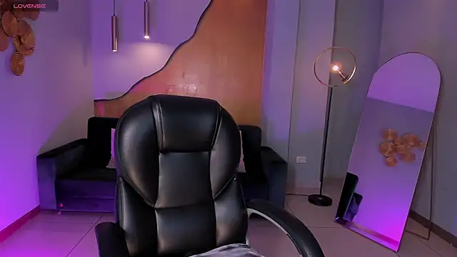 BellaCarteer  online show from September 9, 2025, 12:36 pm