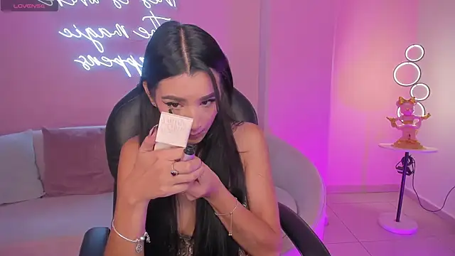 BellaCarteer  online show from November 9, 2025, 6:23 pm