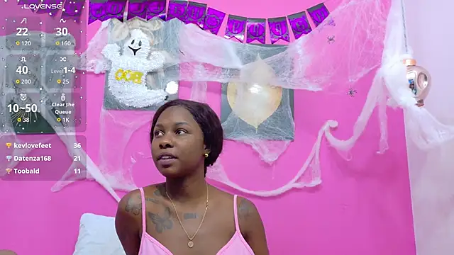 Snapshot of kinkyandsavage chatting on October 22, 2025, 7:24 pm kinkyandsavage online show from October 22, 2025, 7:24 pm