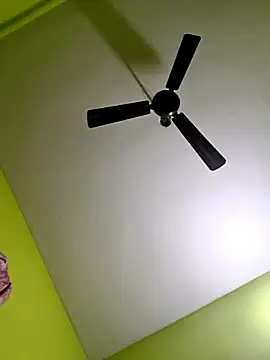 Snapshot of Shashi_9896 chatting on November 25, 2025, 5:35 pm Shashi 9896 online show from November 25, 2025, 5:35 pm