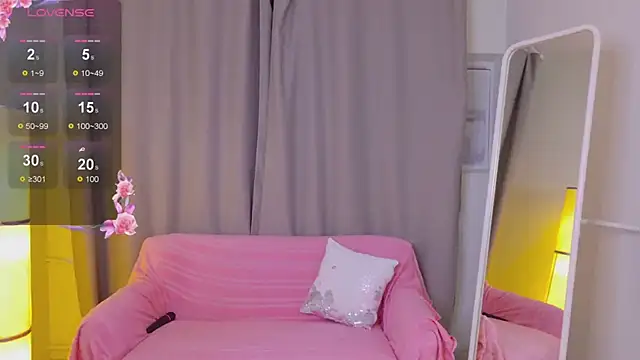 Lana  Cute  online show from March 12, 2025, 8:31 pm