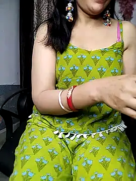 Snapshot of sexy_bhabhi69 chatting on March 17, 2025, 6:42 pm sexy bhabhi69 online show from March 17, 2025, 6:42 pm