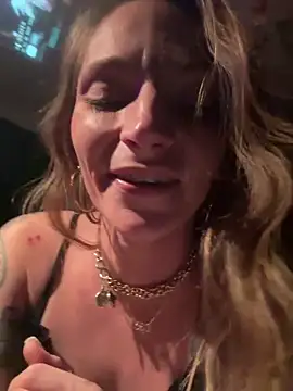 Snapshot of PrettiPluto chatting on December 18, 2025, 4:06 am PrettiPluto online show from December 18, 2025, 4:06 am