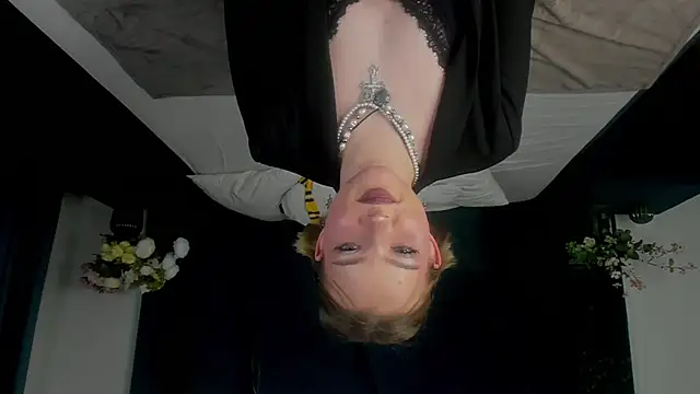 Snapshot of Lilly__Bennet chatting on January 9, 2025, 9:16 pm Lilly Bennet online show from January 9, 2025, 9:16 pm