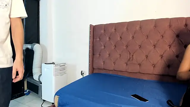 lau hotfox online show from December 22, 2025, 12:44 am