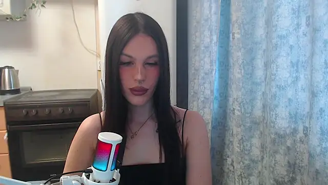 Snapshot of Cassie_Bae chatting on May 1, 2026, 11:26 am Cassie Bae online show from May 1, 2026, 11:26 am