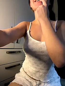 Snapshot of mi_michelle chatting on November 20, 2025, 3:34 pm mi michelle online show from November 20, 2025, 3:34 pm