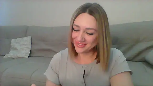 Snapshot of VickyLove047 chatting on March 21, 2025, 5:11 am VickyLove047 online show from March 21, 2025, 5:11 am