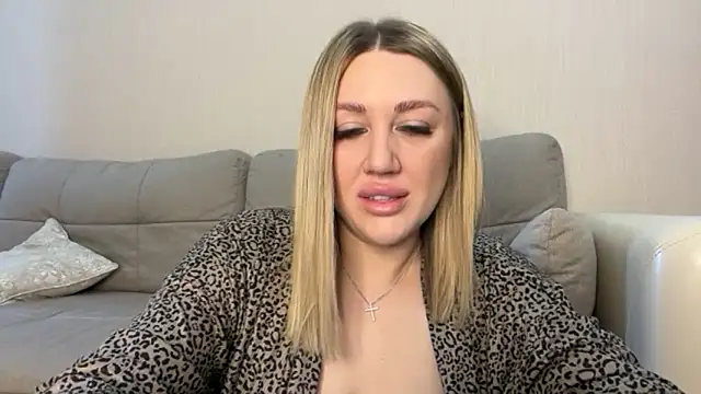 Snapshot of VickyLove047 chatting on September 30, 2025, 5:57 am VickyLove047 online show from September 30, 2025, 5:57 am