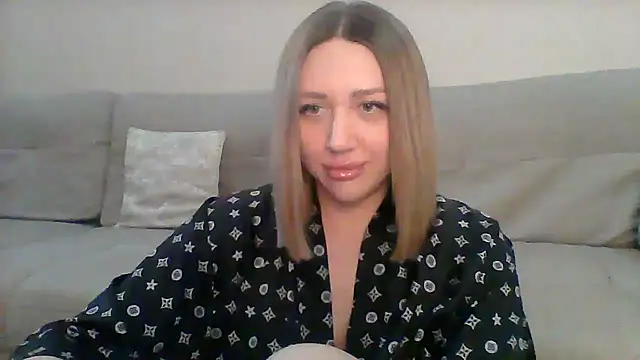 Snapshot of VickyLove047 chatting on March 10, 2025, 8:06 am VickyLove047 online show from March 10, 2025, 8:06 am
