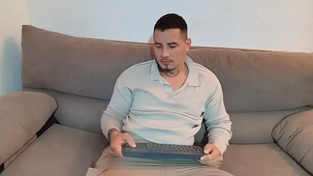 Snapshot of Geishastudios chatting on December 1, 2025, 7:31 am Geishastudios online show from December 1, 2025, 7:31 am