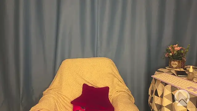 Snapshot of pink_pikachu_ chatting on April 14, 2026, 8:47 pm pink pikachu online show from April 14, 2026, 8:47 pm