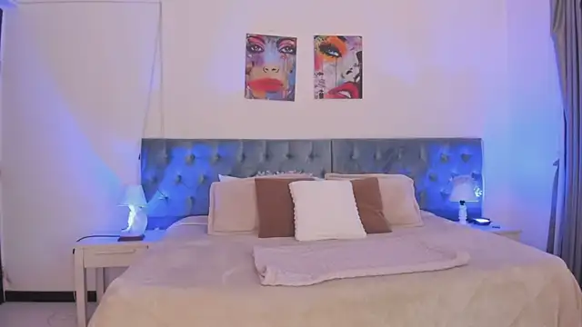 Snapshot of Regina_blum chatting on October 10, 2025, 12:17 pm Regina blum online show from October 10, 2025, 12:17 pm