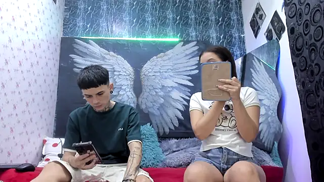 exotic hot couple online show from April 18, 2026, 10:10 pm