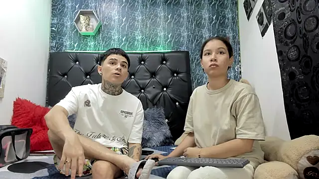 Snapshot of exotic_hot_couple chatting on November 13, 2025, 3:21 am exotic hot couple online show from November 13, 2025, 3:21 am