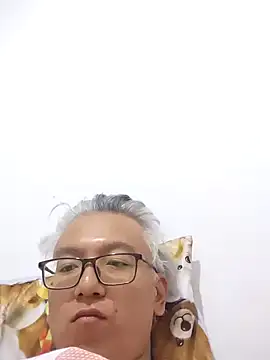 leoUSIR online show from April 28, 2026, 4:33 pm