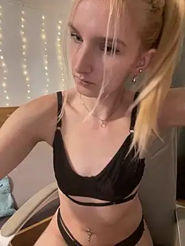 Snapshot of AnnyBelleX chatting on November 2, 2025, 12:54 pm AnnyBelleX online show from November 2, 2025, 12:54 pm