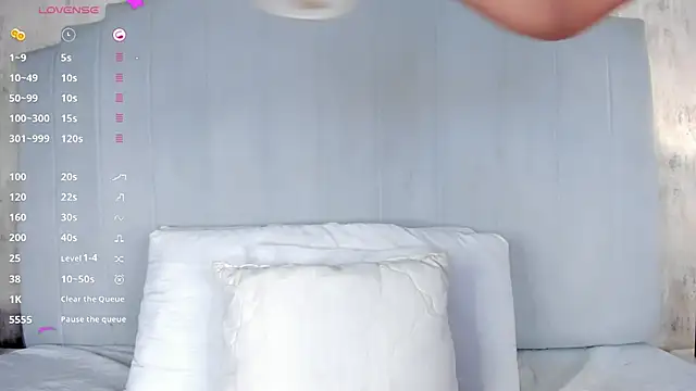 Snapshot of CharlotteDupontt chatting on March 14, 2025, 1:46 pm CharlotteDupontt online show from March 14, 2025, 1:46 pm