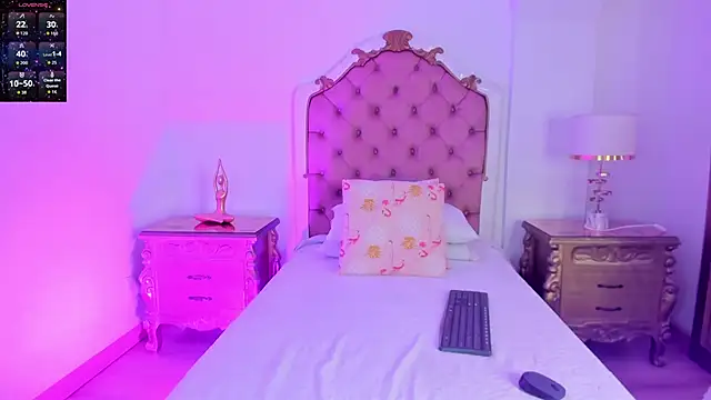 Snapshot of rebeca_watsson chatting on December 3, 2025, 12:26 pm rebeca watsson online show from December 3, 2025, 12:26 pm