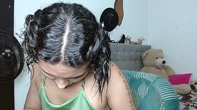 Sexy Lia  online show from May 31, 2026, 9:37 pm