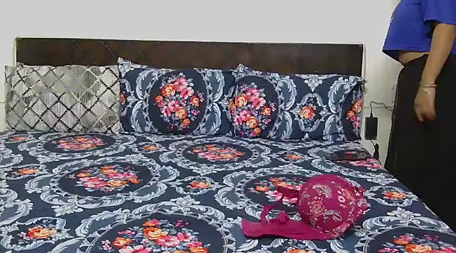 Snapshot of chavi_12 chatting on March 12, 2025, 9:23 am chavi 12 online show from March 12, 2025, 9:23 am