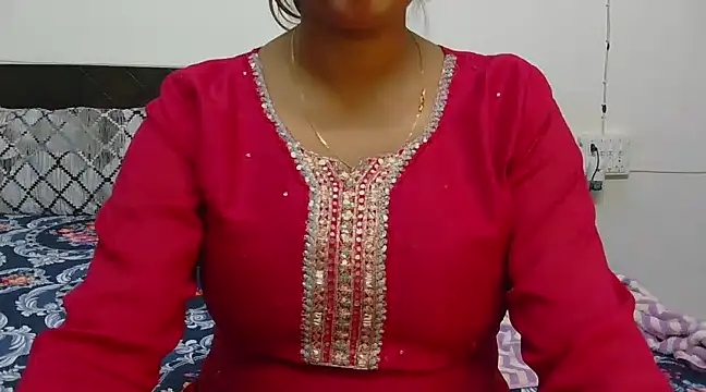 Snapshot of chavi_12 chatting on March 10, 2025, 4:35 pm chavi 12 online show from March 10, 2025, 4:35 pm