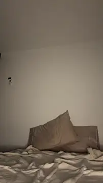 snakeeboy online show from March 1, 2026, 4:56 am