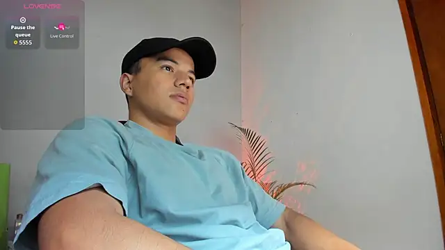 Snapshot of lucas_wellx chatting on January 11, 2026, 4:58 pm lucas wellx online show from January 11, 2026, 4:58 pm