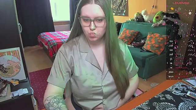 Alice Dreamgirl  online show from March 15, 2026, 10:44 am