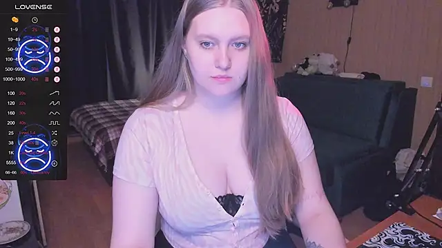 Snapshot of Alice_Dreamgirl_ chatting on October 1, 2025, 9:14 am Alice Dreamgirl  online show from October 1, 2025, 9:14 am