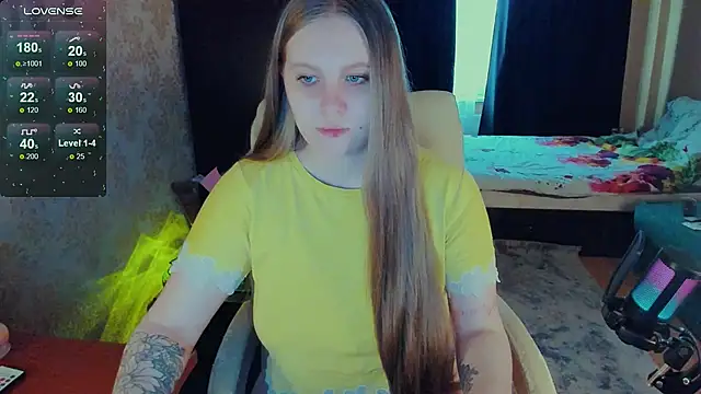 Snapshot of Alice_Dreamgirl_ chatting on March 2, 2025, 11:52 am Alice Dreamgirl  online show from March 2, 2025, 11:52 am